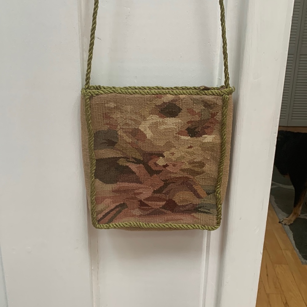 Small tapestry shoulder bag.
